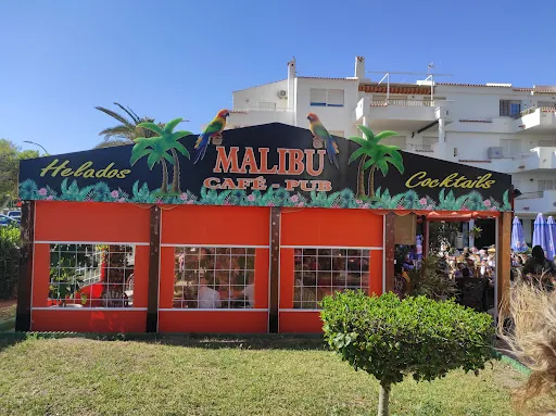 Malibu: Deliciosa cocina mediterránea con encanto en la playa