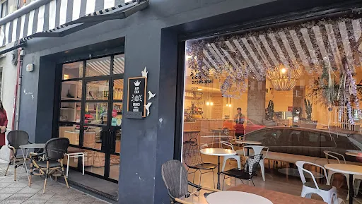 CAFE PACIFICO: El rincón acogedor de Ourense con deliciosos desayunos vegetarianos