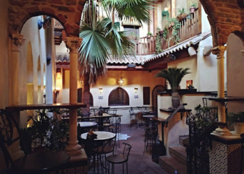 AF1QipNeCr4wuJVA FExuvtXgZ3Ld8Mb ge2lBzhhMwR