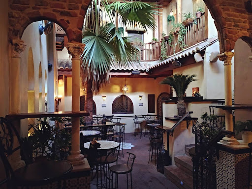 Pub Rincón Nazarí: Sabores auténticos en el corazón de Badajoz 24 AF1QipNeCr4wuJVA FExuvtXgZ3Ld8Mb ge2lBzhhMwR