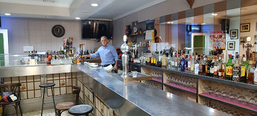 Bar Carlos: Comida casera excepcional en Castejón de Valdejasa 1 AF1QipNed