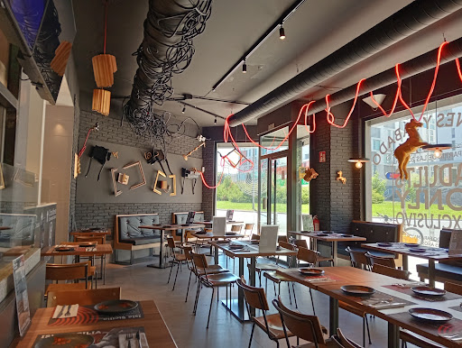 Pizzería Isla Sicilia Vitoria Reina Sofía: Sabor auténtico italiano en el corazón de Vitoria-Gasteiz 1 AF1QipNfhnTojfMNyVeAjhTCkFzm3cpf5TdGOo4cqnrQ