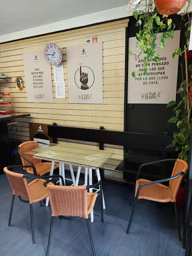 Rincon abierto: El lugar ideal en O Barco para disfrutar del mejor café y un ambiente acogedor