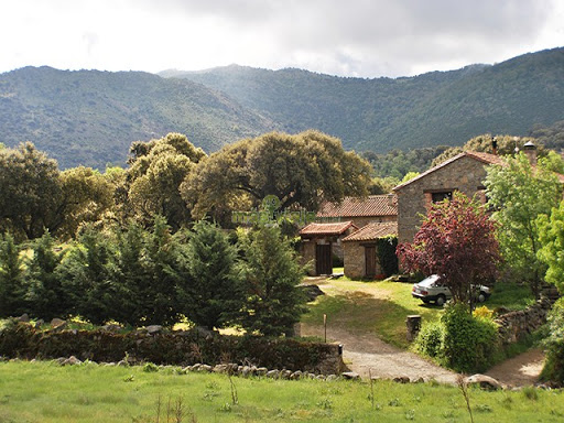 La Trocha de Hoyorredondo: Un rincón acogedor con cocina exquisita y encanto rural 19 AF1QipNi0BbvemPCiRvIjkfm6d5UMJt4l juNXaTXRPK