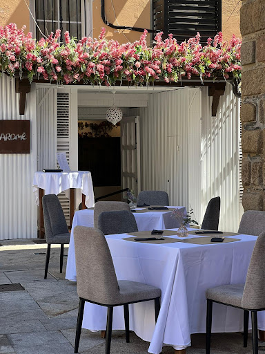 Restaurante Arome: Sabores exquisitos en el corazón de Plasencia 1 AF1QipNjUNZO4fDommaQJW2YQe npwUMUpwT0JWKvatK