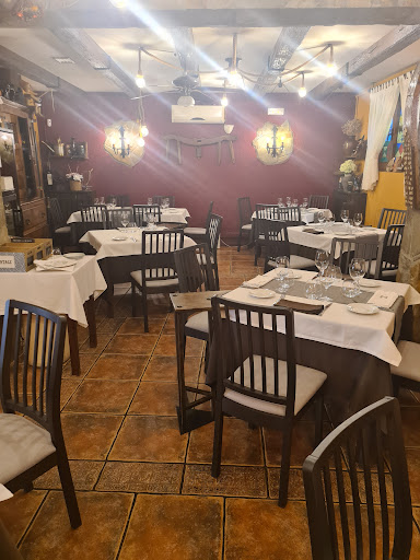 Meson EL Yugo: Sabor exótico en un rincón acogedor de León 42 AF1QipNkb6k1iT0bBu zikLc9rXg
