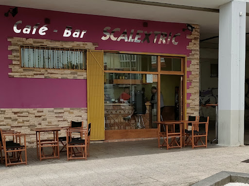 Café-Bar AF1QipNkzZbHU3 gax9kQ
