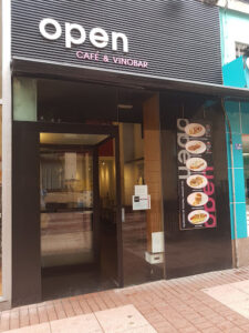Open Café & Vinobar: Un rincón de sabor en Logroño con vinos selectos 10 AF1QipNkzyek uojinJ2jSSnsRldwFm585yhliDnIs0w