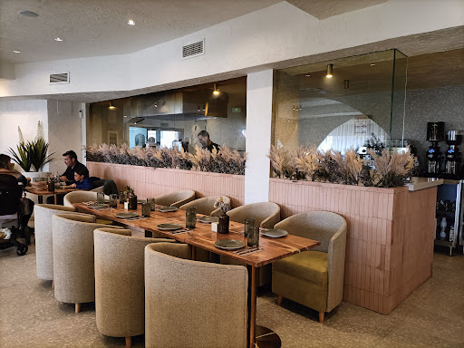 Bury Restaurante: Sabores auténticos en el corazón de Lopera 47 AF1QipNl1Xv9z 9Y9kraK8ZbqpX IR3MllTjHmmUbw1K