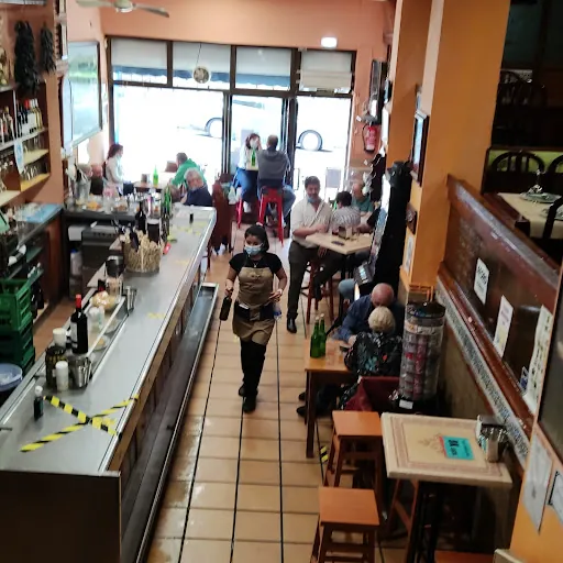 Sidrería Padre Suárez: El rincón gourmet en Oviedo con sabores auténticos