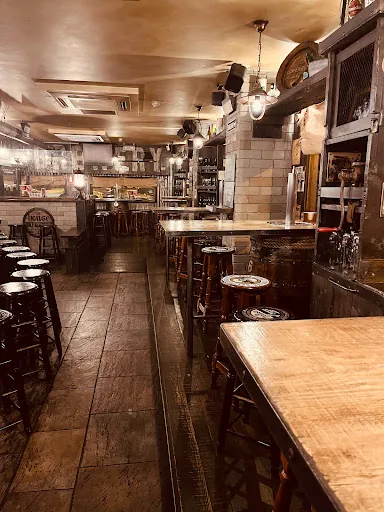 The House Beer: Hamburgesas y cerveza artesanal en Pamplona