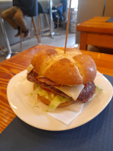 Cervecería-Burger Ta-Than: Sabor auténtico en el corazón de Vitoria-Gasteiz 20 AF1QipNmxYCvzGoP2nETDl PAnH IVDAv0c2MBztyBow