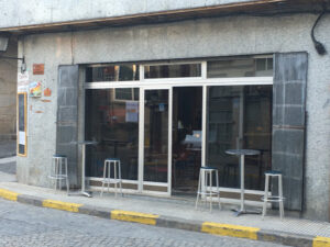CAFE BAR CASTILLO: Un rincón acogedor en Maceda con sabores únicos 7 AF1QipNnE4otFGNaYzskH m5oBt4n9T9WBRrvGiKDW A