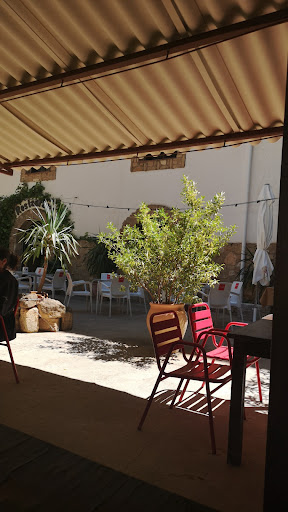 Restaurante El Santuario de Tiscar: Sabores de la sierra en un antiguo monasterio 1 AF1QipNneMF5kRnAjG5I8O98i7EIlcZTK9ZktDD5g3ru