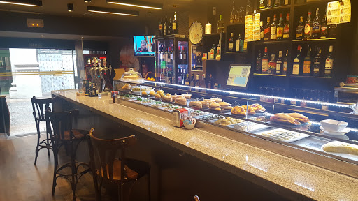Tapasbar El Palillo: Sabores auténticos en el corazón de Logroño 1 AF1QipNuFg2VD9jda9Zc HJqbyiurw3j0HiFBuLRP7bt