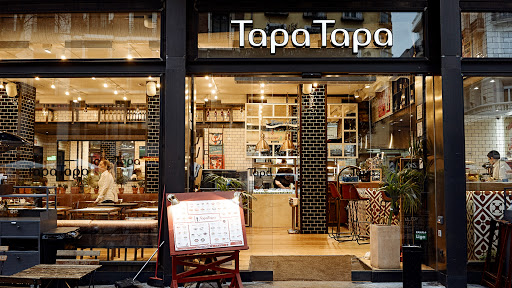 Tapa Tapa - Montera: Un rincón acogedor en el corazón de Madrid donde las tapas mediterráneas y la amabilidad del servicio te harán querer volver cada día 1 AF1QipNwarleysOYcamx9MIcnSl Qo3Sio9gzKcXQ0YH