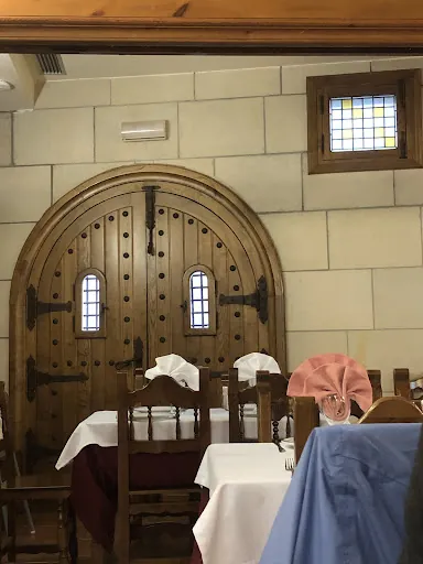 Restaurante Santo Domingo de Silos: Sabores caseros en un entorno acogedor