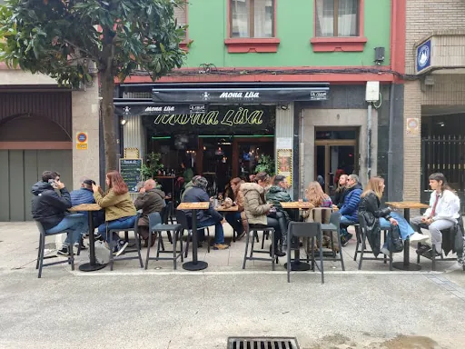 Mona Lisa Bar: El rincón perfecto en Oviedo para disfrutar del mejor cachopo