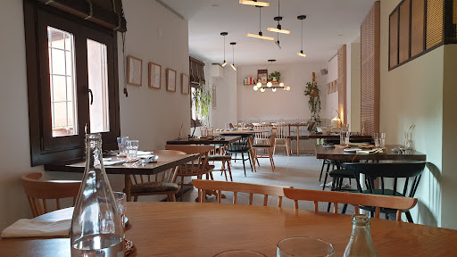 Gastronomía mediterránea en Albarracín: Alizia Casa de Comidas te sorprenderá 26