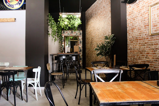 Cerveceria Altrastero: Sabor auténtico en Cádiz con cervezas artesanales únicas 3 AF1QipO15 MWEiAuy9L9yTo jIr 4CflGivo32AhSHcN