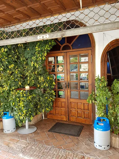 Restaurante Casa Frasco: Sabor auténtico y tapas en Luque