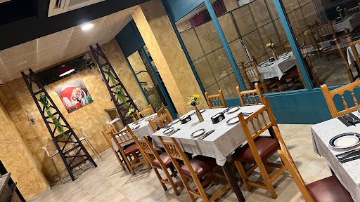 El Sotano Bar Restaurante: Sabor europeo y ambiente familiar en el corazón de Jaén 1 AF1QipO3 3OA0ruRnufkUlv7XT2Bxn 1s 6oCUk5VTKQ