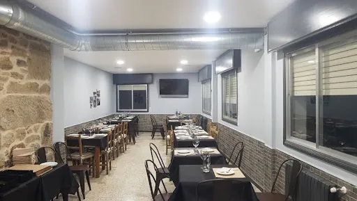 Casa Mercedes: Sabores caseros y encanto en Parada de Sil