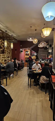 tixola taperia vinoteca: Deliciosa cocina gallega con ambiente acogedor en Ourense 1 tixola taperia vinoteca: Deliciosa cocina gallega con ambiente acogedor en Ourense