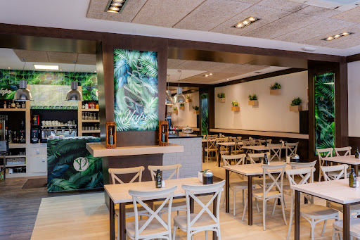 Restaurante Yape: Sabor auténtico en el corazón de Maracena 1 AF1QipO4RKrCUVkvernNnDK8qH