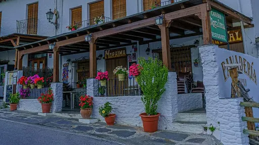 Restaurante Moraima: Sabores mediterráneos en un rincón encantador de Capileira