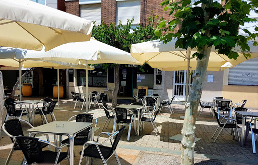 El Muro Del Malecón: Disfruta de la cocina local con vistas al río en O Barco 36 AF1QipO6a8F 7a6FIJ9ZjDvf0uZm lg3Bi8GjEC3DBWH