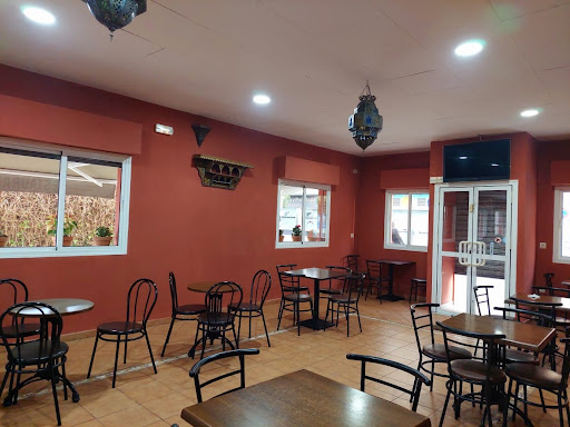 Restaurante Petra: Sabores auténticos en el corazón de Sevilla 1 AF1QipO7czudonHaFDSJVHDW4HkltlLIR9