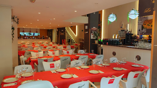 La Esencia gastro-tapas restaurante el tapeo del sur: Sabores del sur en cada tapa, un rincón único en Valdepeñas 1 AF1QipO7oL7661zJrCJJ6DOPhuSIriyiD7GGXvbCu4Ve
