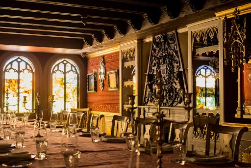 Restaurante Ruta Del Veleta: Deléitate con jamón en un entorno acogedor