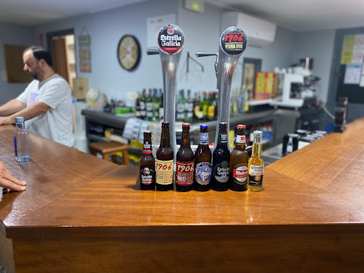 Café Bar 20-21: Sabores auténticos en el corazón de Xinzo de Limia 56 AF1QipO8dA1FhN6xvbb1ux QIh T5nvqM0pXXJgZ67F7