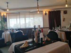 Hostal Rural Mainz: Sabor auténtico en el corazón de Piedralaves 10 AF1QipO9T2Y3jLzXchyLsBDLtSOUsV3fZ9eLY3SVclTu