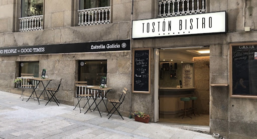 Toston Bistro: Deléitate con auténtica comida venezolana en Vigo 26