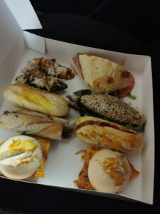 WarholBar: Sabores creativos en el corazón de Vitoria-Gasteiz 6 AF1QipODZEjNqjPmBg Mc9l68OTw9EdcmHgA1Sl09Z5p