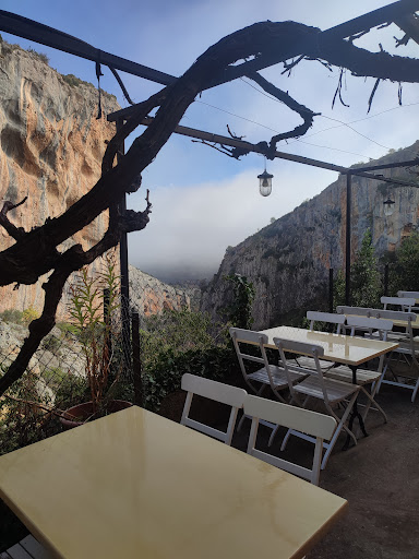 Bar Villacantal: Sabores excepcionales con vistas espectaculares en Alquézar 28 AF1QipOE3ZpsSTFkw3b 4pijWpn5sLLG6cFcOENRy4yl