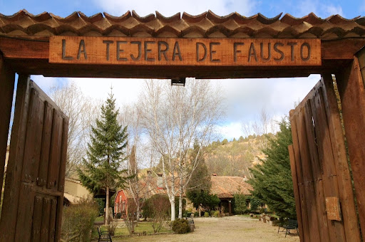 La Tejera de Fausto: Un rincón acogedor con sabores auténticos en la naturaleza 1 AF1QipOGoYTnn1CDvXPeU1c4FT9TpmtK26rmLCypFyBX
