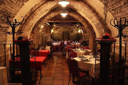 Bodega Arrabal del Pozo: Un rincón gourmet en Zamora con carnes excepcionales 1 AF1QipOHNbnyba6FN1PWicWAcL0oSapv PabDOPPSw8i