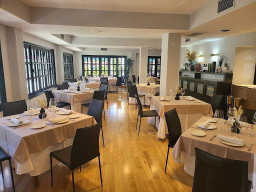 Restaurante Alinea: Disfruta la mejor gastronomía junto a la playa en Roquetas de Mar 1 AF1QipOHQu3Mj4flKGJBL4Pj5iy509ZXkKw YDUj BP6
