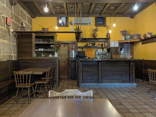 Bar Regadas: Espléndidas tapas en un acogedor rincón de O Carballiño