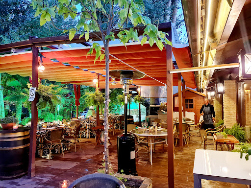 Restaurante Casas de Lujan: Sabores caseros junto al río en un encantador refugio familiar 41 AF1QipOHj8EPMkQs08BRaYOwF1y0