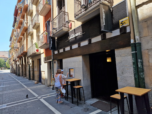 Anttonenea: Un refugio gourmet en Pamplona con sabor auténtico 51 AF1QipOLHbmG1VnO3bIOFnbECRMtAzy FZzheU3p 4 K