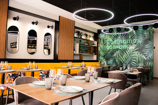 TroKadero RestoBar: Sabor único junto al mar en Pilar de la Horadada 60 AF1QipOLfcQ8JXab8sSIUfvRcv7ZEEEBZ2lgVDVjZvQu