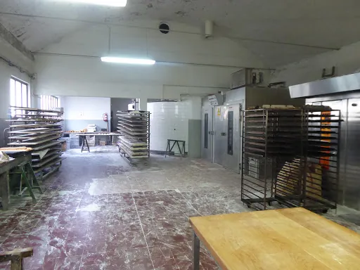 Panadería Laura Muñiz: El sabor tradicional de horneado al leña en Oviedo