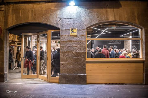 Ultramarinos Bar y Tapas: Sabor mediterráneo en el corazón de Jaca 28 AF1QipOQMYbawQKdShVfJMLKR9ASva 3fqg62ffCtWY