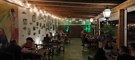 El Ruedo: Un rincón especial para saborear carnes a la piedra en Puerto Lumbreras 1