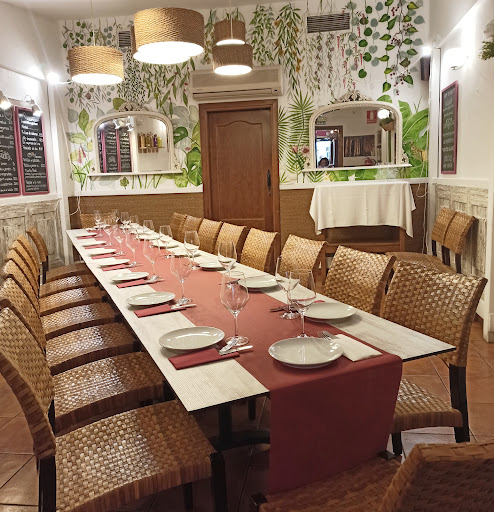 El Descorche: Deléitate con auténtica comida mediterránea en Fuengirola 22 AF1QipOU qPvimWANvRBf5OAOushf5VPNg sCKWNKLY